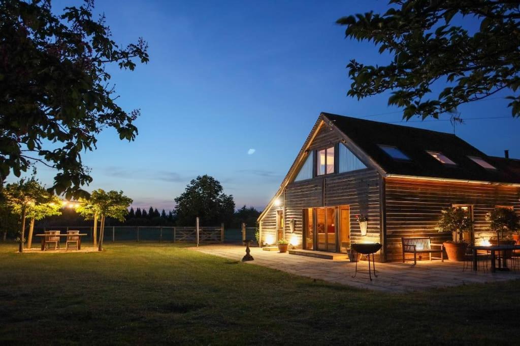 Moonlight Barn Villa Ascot  Eksteriør billede